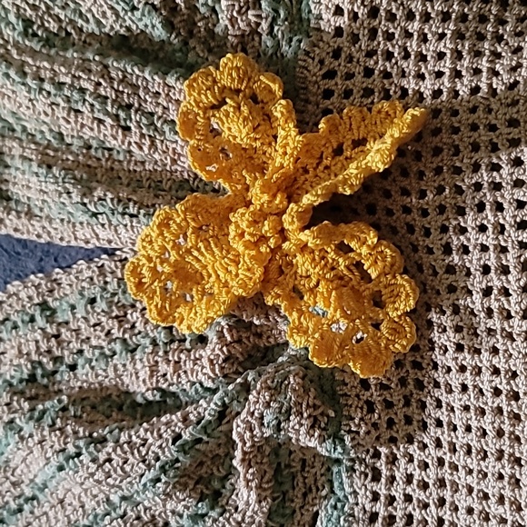 Crop top crochet Hand-made.I DO NOT ACCEPT RETURNS - Picture 3 of 5